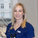 Profilbilde av tannlege Erin Bolton