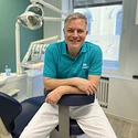 Profilbilde av oralkirurg Norbert Velich
