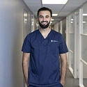 Profilbilde av tannlege Usman Khan